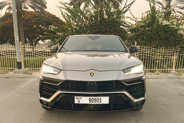 Lamborgini URUS silver
