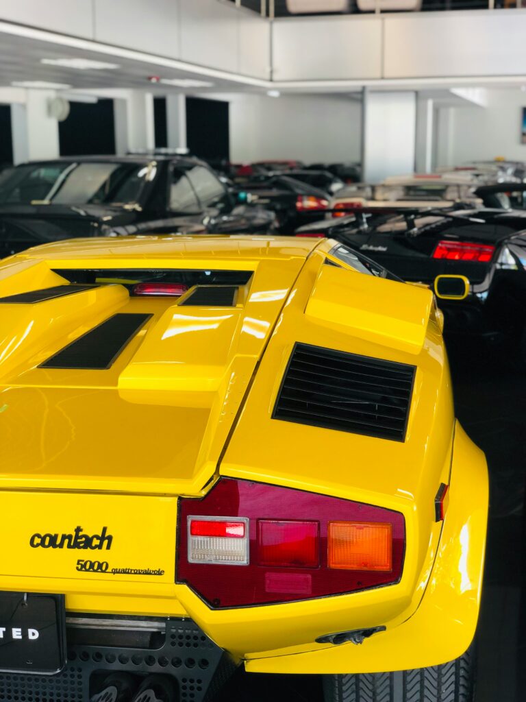 Lamborghini Countach Back bonut